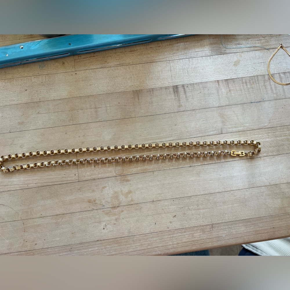 Givenchy bijoux chunky gold toned rolling link long chain necklace. Like new